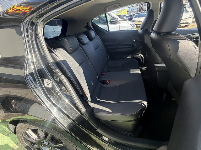 トヨタ アクア Gﾌﾞﾗｯｸﾚｻﾞｰｾﾚｸｼｮﾝ