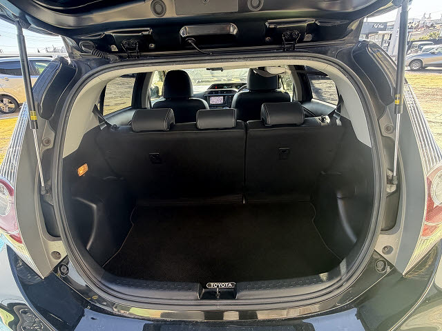 トヨタ アクア Gﾌﾞﾗｯｸﾚｻﾞｰｾﾚｸｼｮﾝ