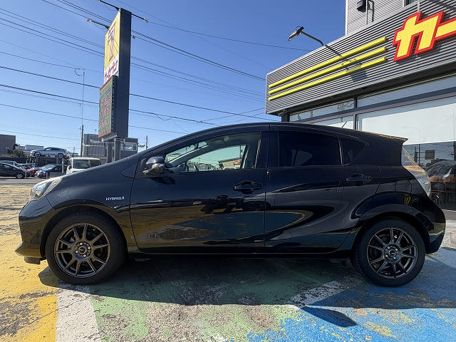 トヨタ アクア Gﾌﾞﾗｯｸﾚｻﾞｰｾﾚｸｼｮﾝ