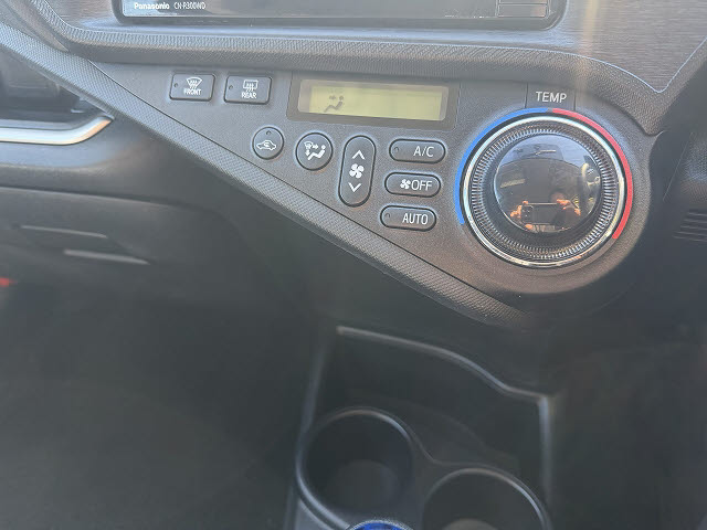 トヨタ アクア Gﾌﾞﾗｯｸﾚｻﾞｰｾﾚｸｼｮﾝ