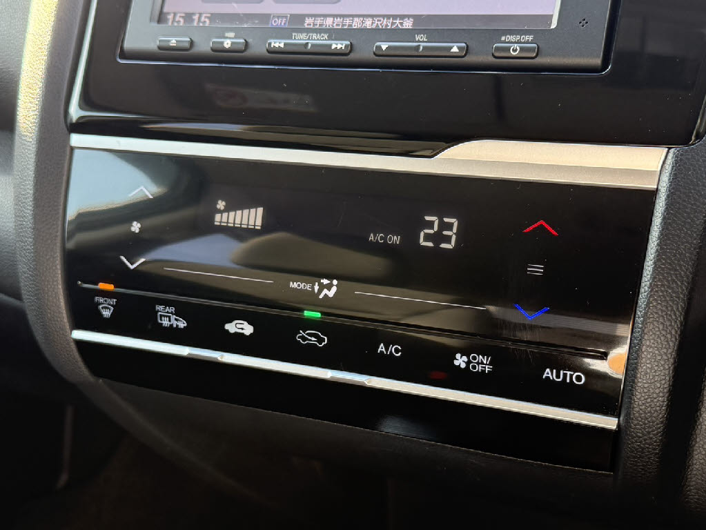 ホンダ フィット 13G・Lﾊﾟｯｹｰｼﾞ 4WD