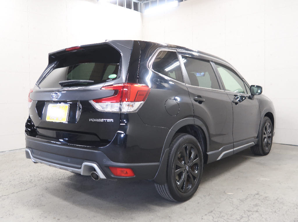 スバル フォレスター スポーツ 4WD
