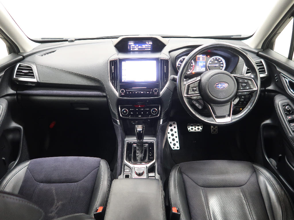 スバル フォレスター スポーツ 4WD