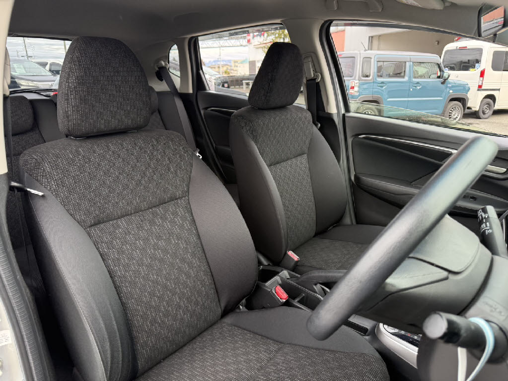 ホンダ フィット 13G・Fﾊﾟｯｹｰｼﾞ 4WD