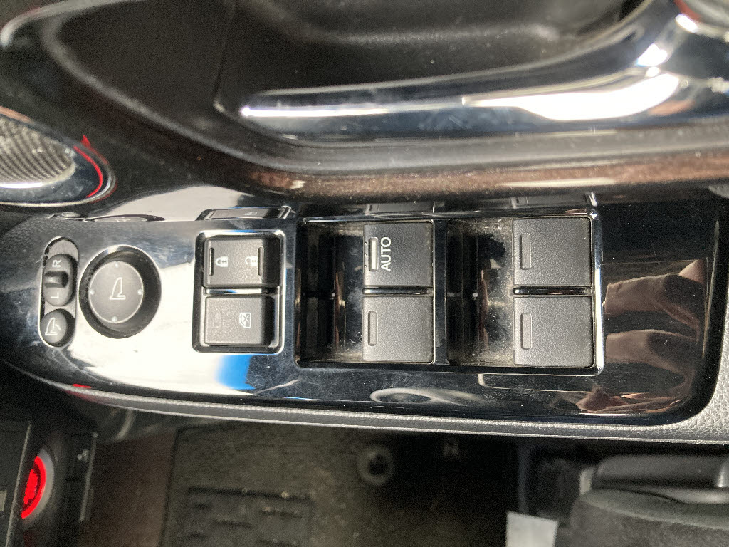 ホンダ Ｎ　ＢＯＸカスタム G・Lﾎﾝﾀﾞｾﾝｼﾝｸﾞ 4WD