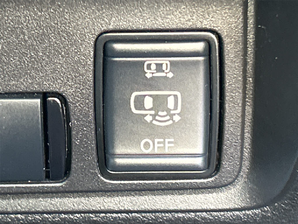 ニッサン セレナＨＶ E-40RCE ﾊｲｳｪｲV 4WD