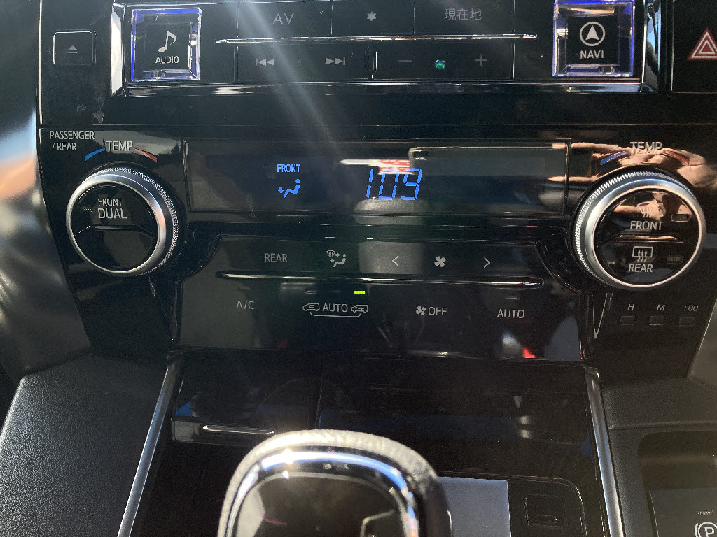 トヨタ ヴェルファイア 2.5Z-Aｴﾃﾞｨｼｮﾝ ｺﾞｰﾙﾃﾞﾝｱｲｽﾞ 4WD