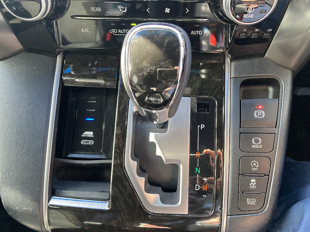 トヨタ ヴェルファイア 2.5Z-Aｴﾃﾞｨｼｮﾝ ｺﾞｰﾙﾃﾞﾝｱｲｽﾞ 4WD