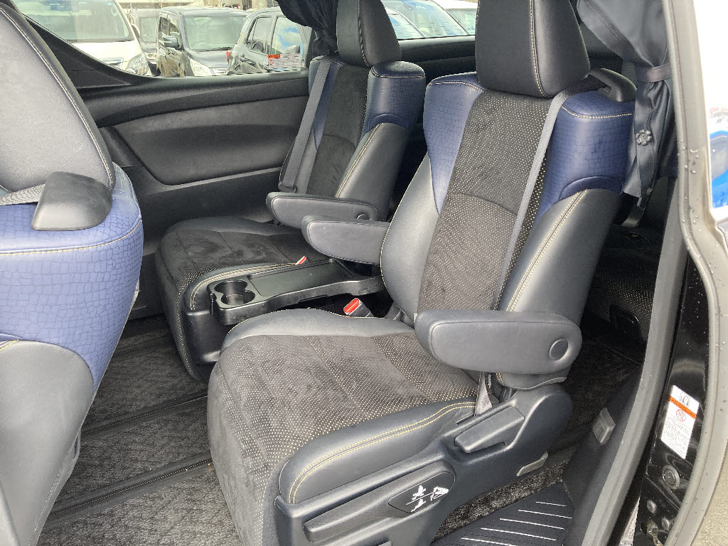 トヨタ ヴェルファイア 2.5Z-Aｴﾃﾞｨｼｮﾝ ｺﾞｰﾙﾃﾞﾝｱｲｽﾞ 4WD