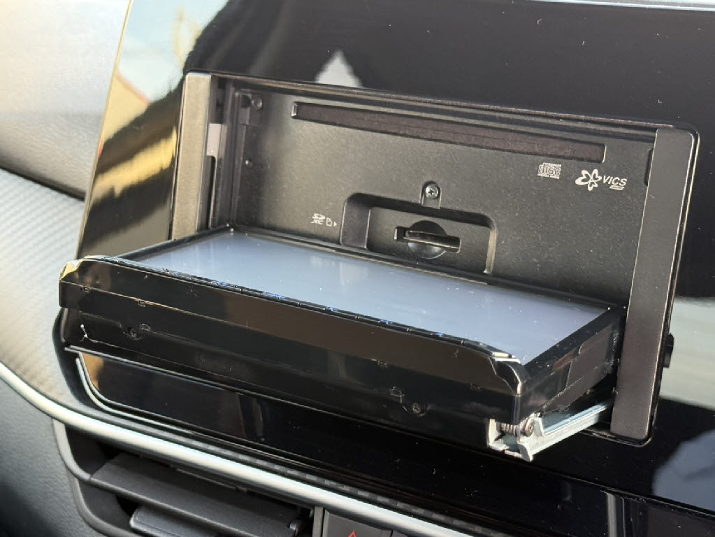 ニッサン ノート X FOUR 4WD