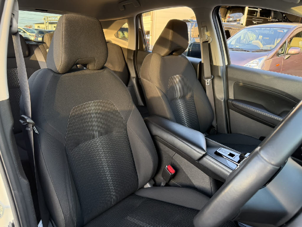 ニッサン ノート X FOUR 4WD