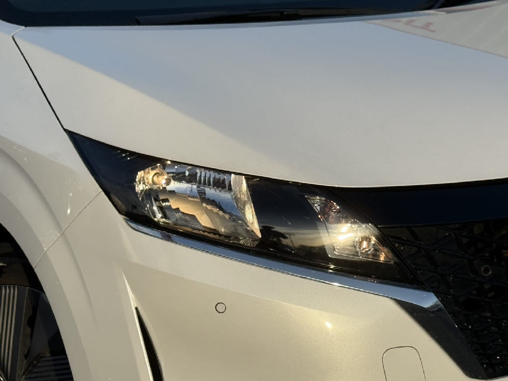 ニッサン ノート X FOUR 4WD