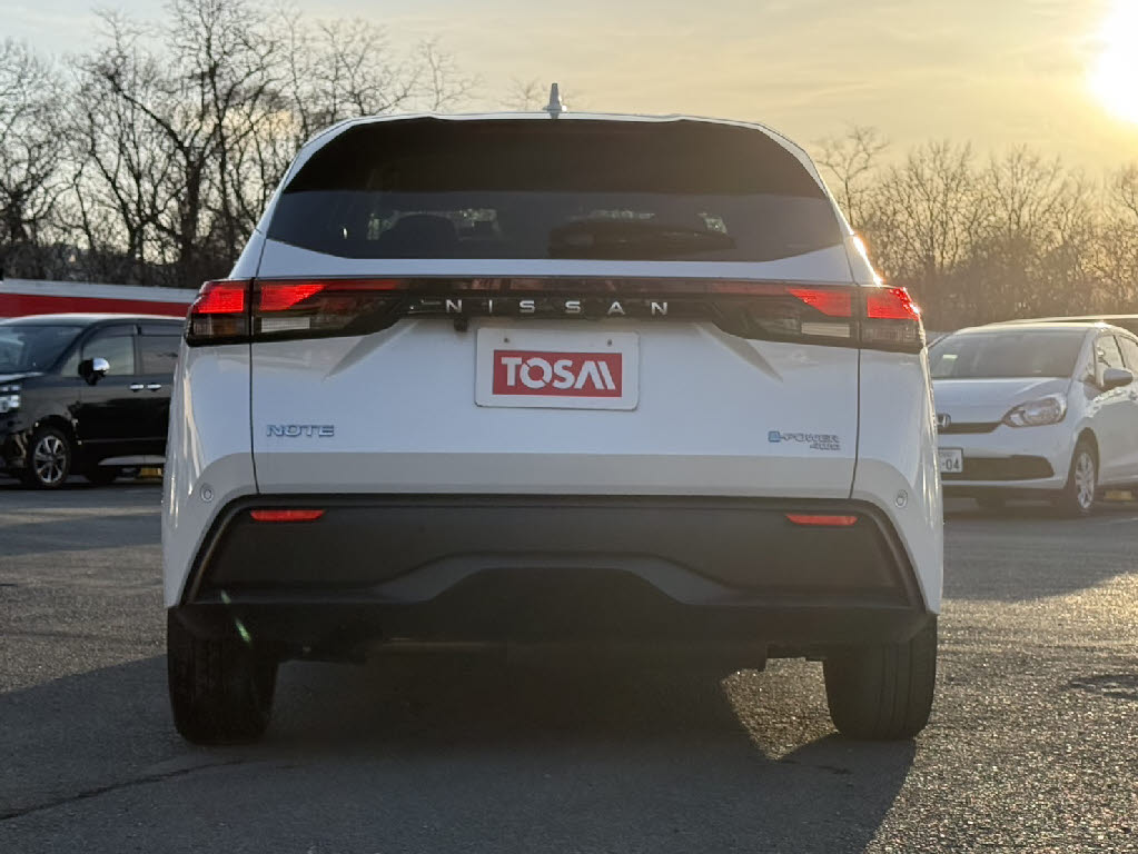 ニッサン ノート X FOUR 4WD
