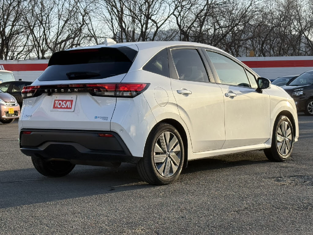 ニッサン ノート X FOUR 4WD