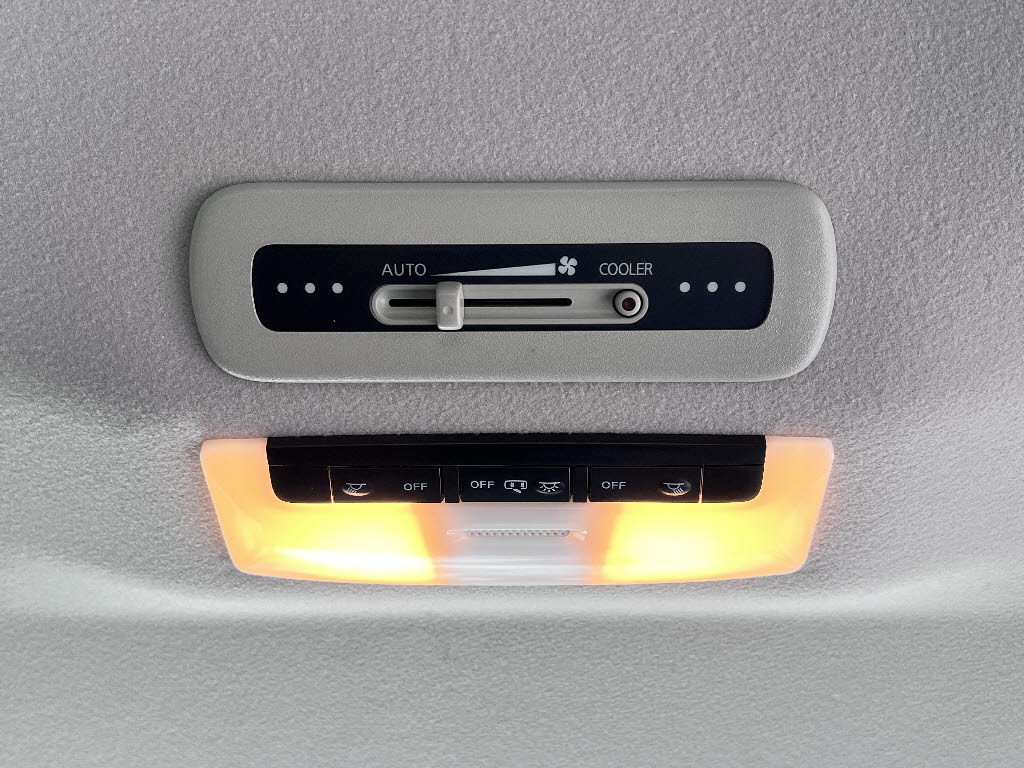 ニッサン セレナＨＶ e-POWER ﾊｲｳｪｲｽﾀｰ