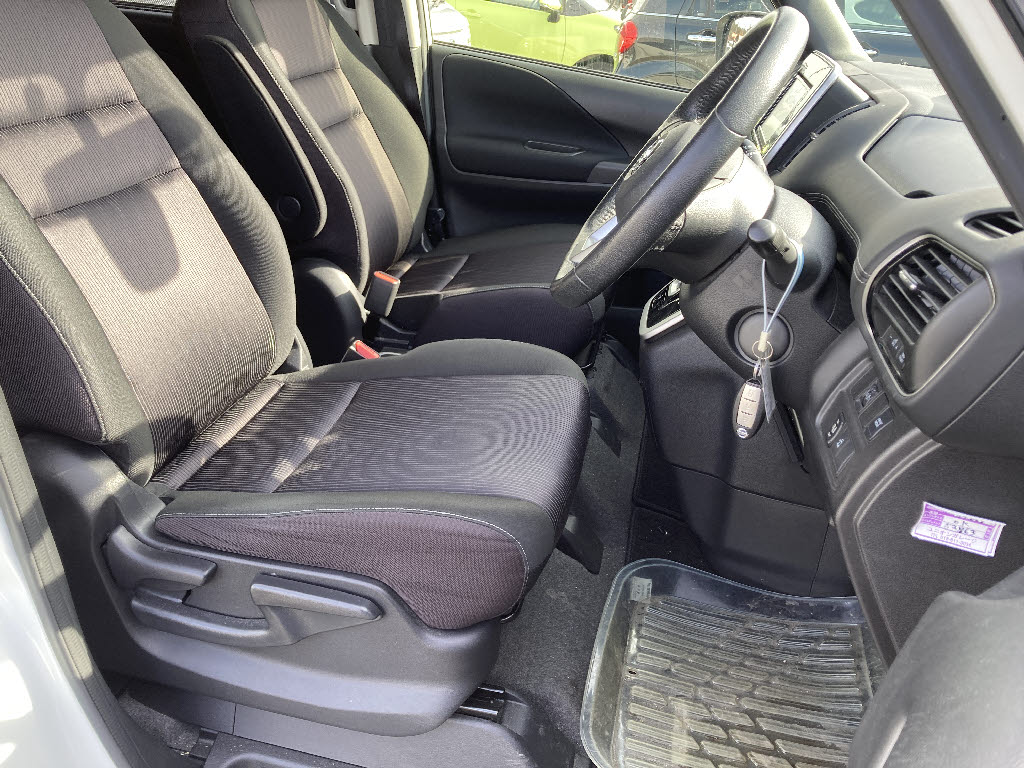 ニッサン セレナＨＶ e-POWER ﾊｲｳｪｲｽﾀｰ