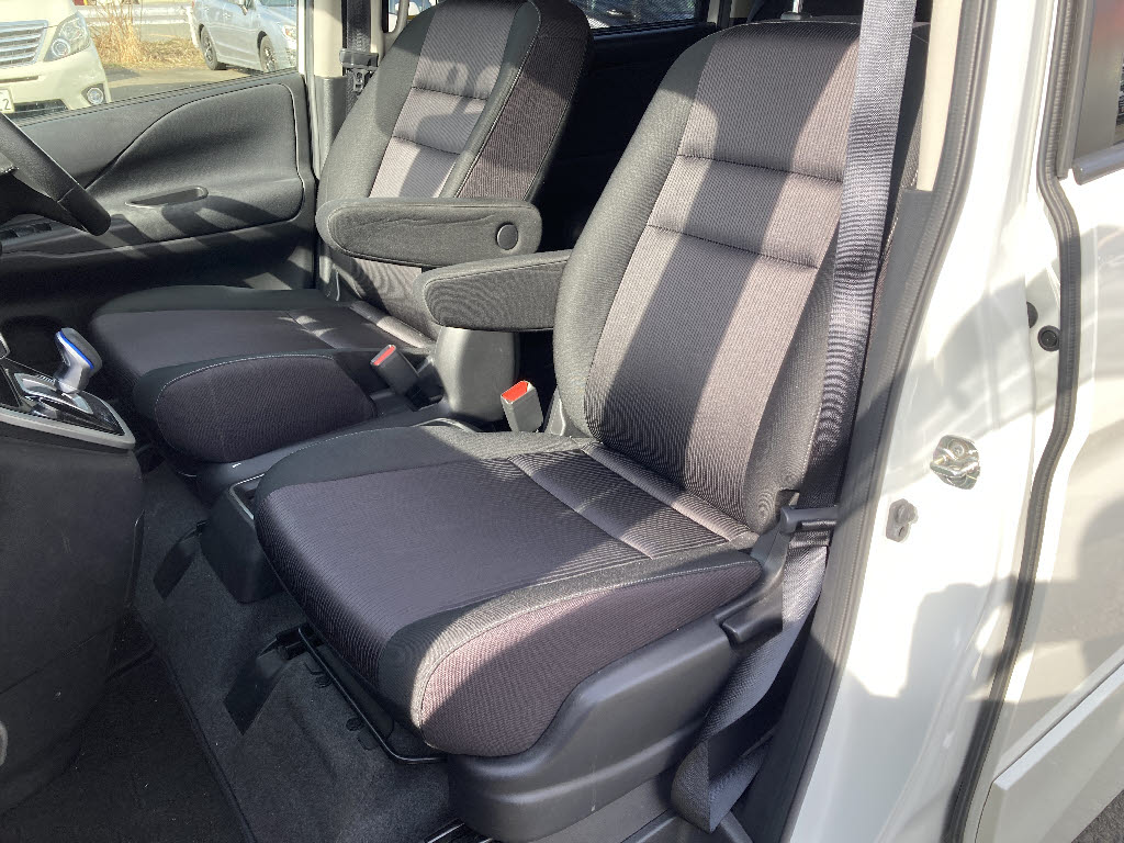 ニッサン セレナＨＶ e-POWER ﾊｲｳｪｲｽﾀｰ