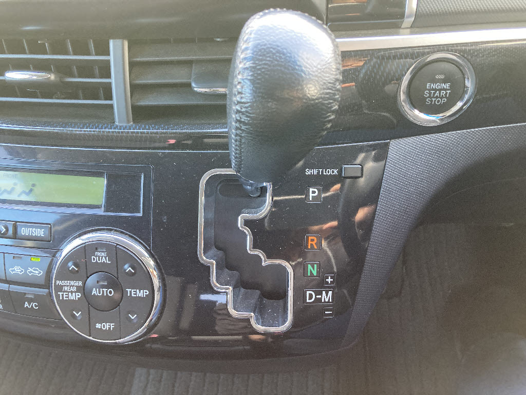 トヨタ エスティマ ｱｴﾗｽ 4WD