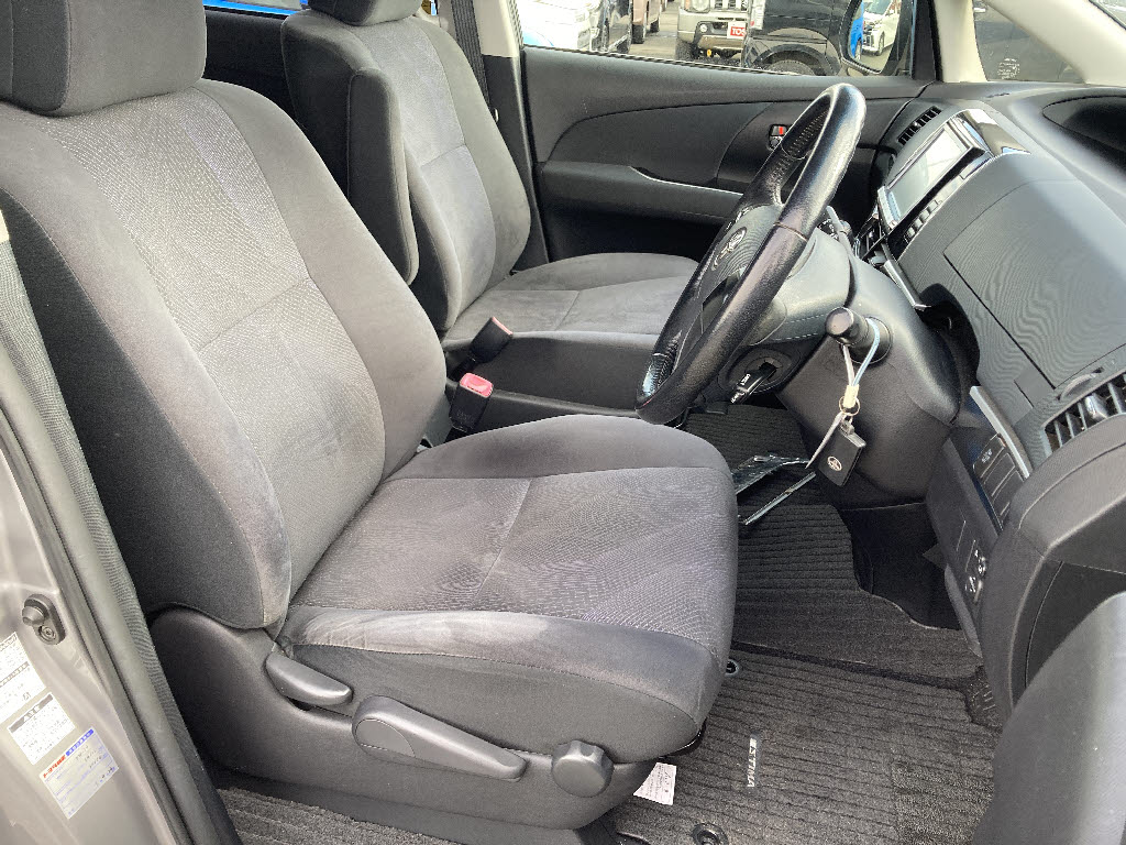 トヨタ エスティマ ｱｴﾗｽ 4WD