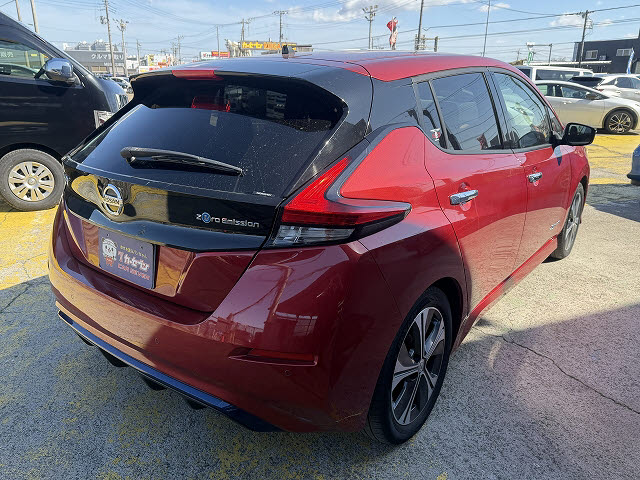 ニッサン リーフ X