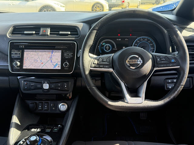 ニッサン リーフ X