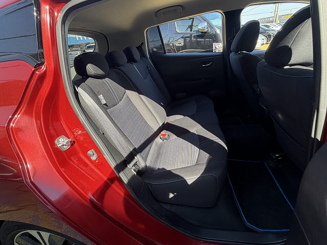 ニッサン リーフ X