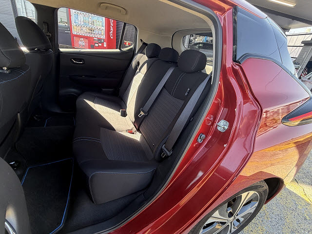 ニッサン リーフ X