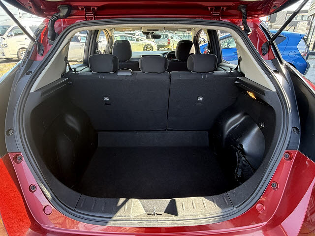 ニッサン リーフ X