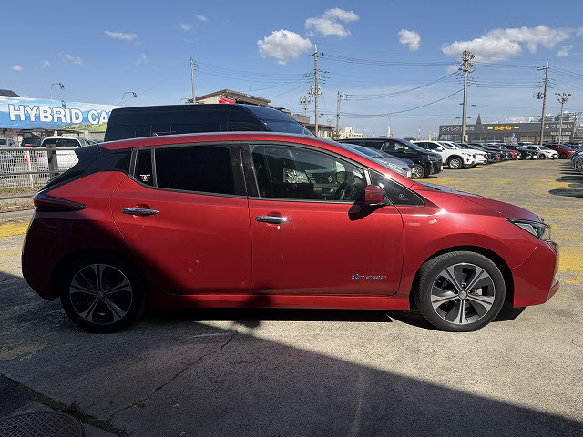 ニッサン リーフ X