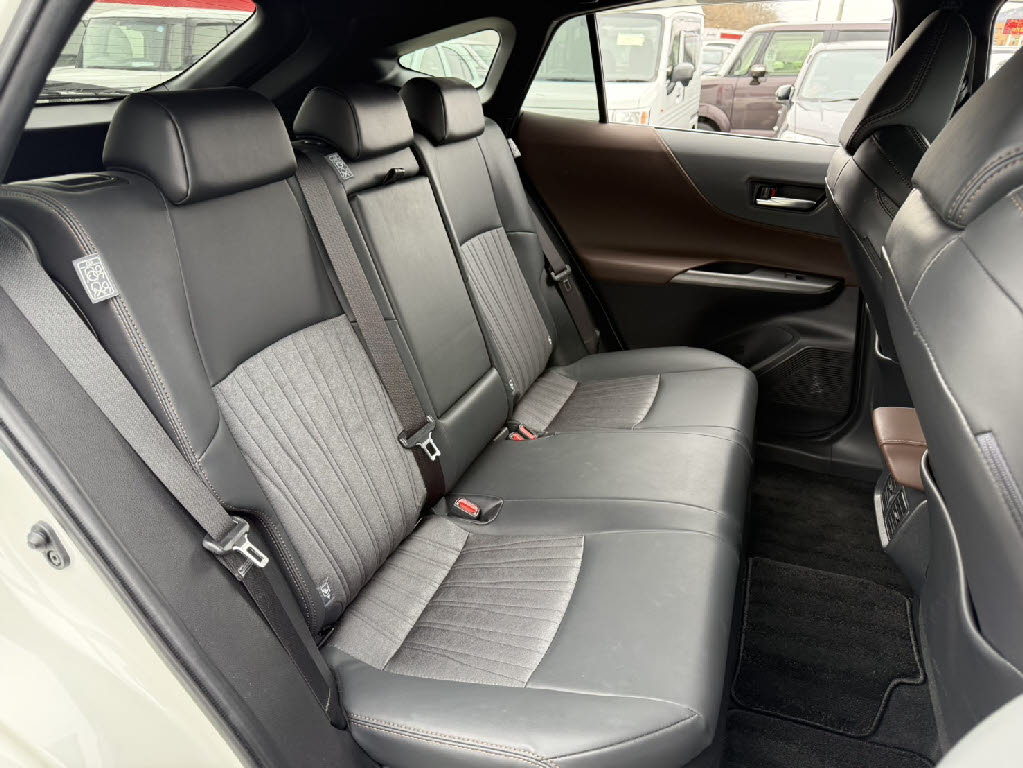 トヨタ ﾊﾘｱｰ ﾊｲﾌﾞﾘｯﾄﾞ Z 4WD