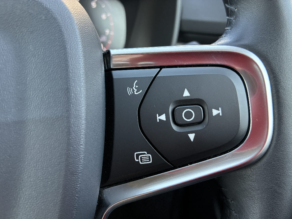 ボルボ ボルボ ＸＣ４０ T4 ﾓﾒﾝﾀﾑ