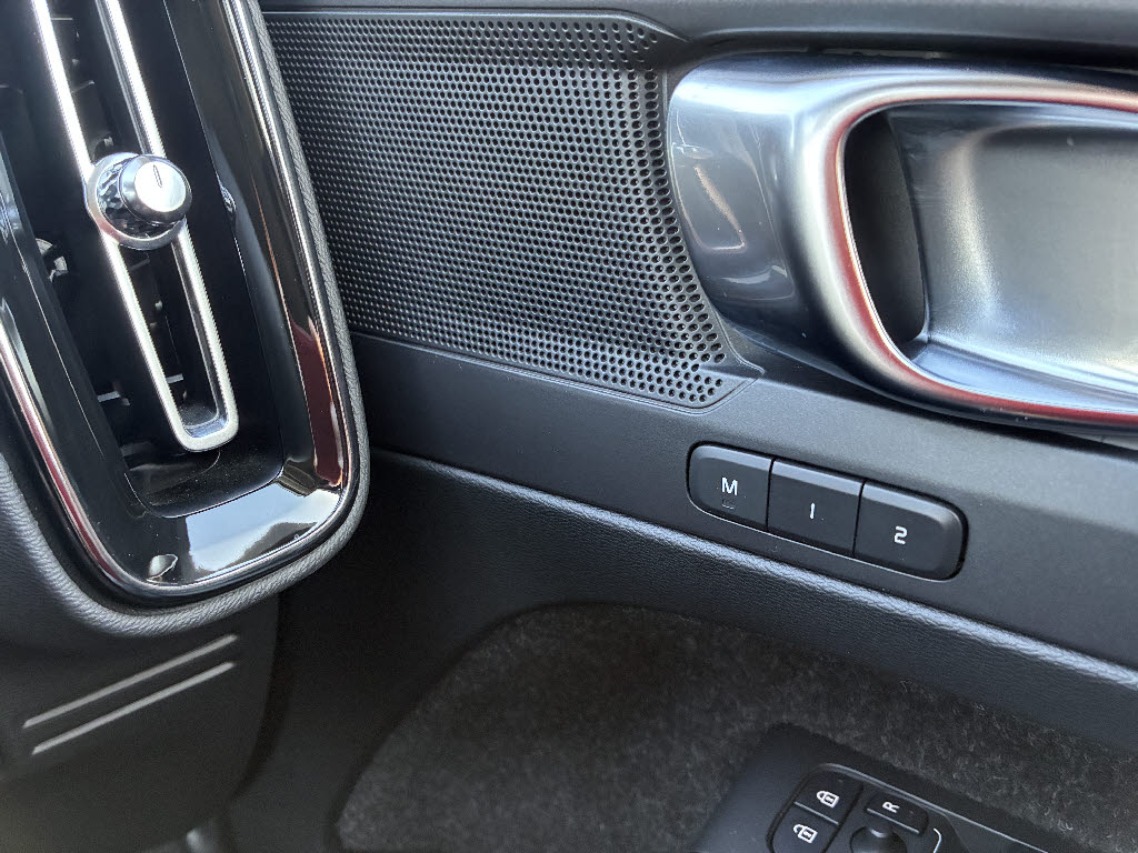 ボルボ ボルボ ＸＣ４０ T4 ﾓﾒﾝﾀﾑ