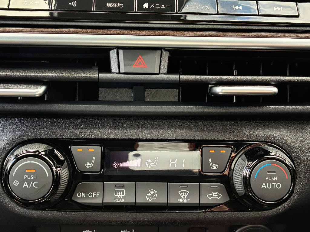 ニッサン オーラ G FOUR ﾚｻﾞｰｴﾃﾞｨｼｮﾝ 4WD