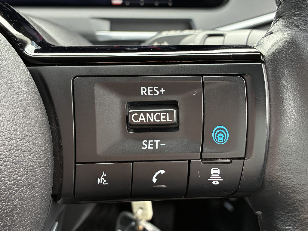 ニッサン オーラ G FOUR ﾚｻﾞｰｴﾃﾞｨｼｮﾝ 4WD