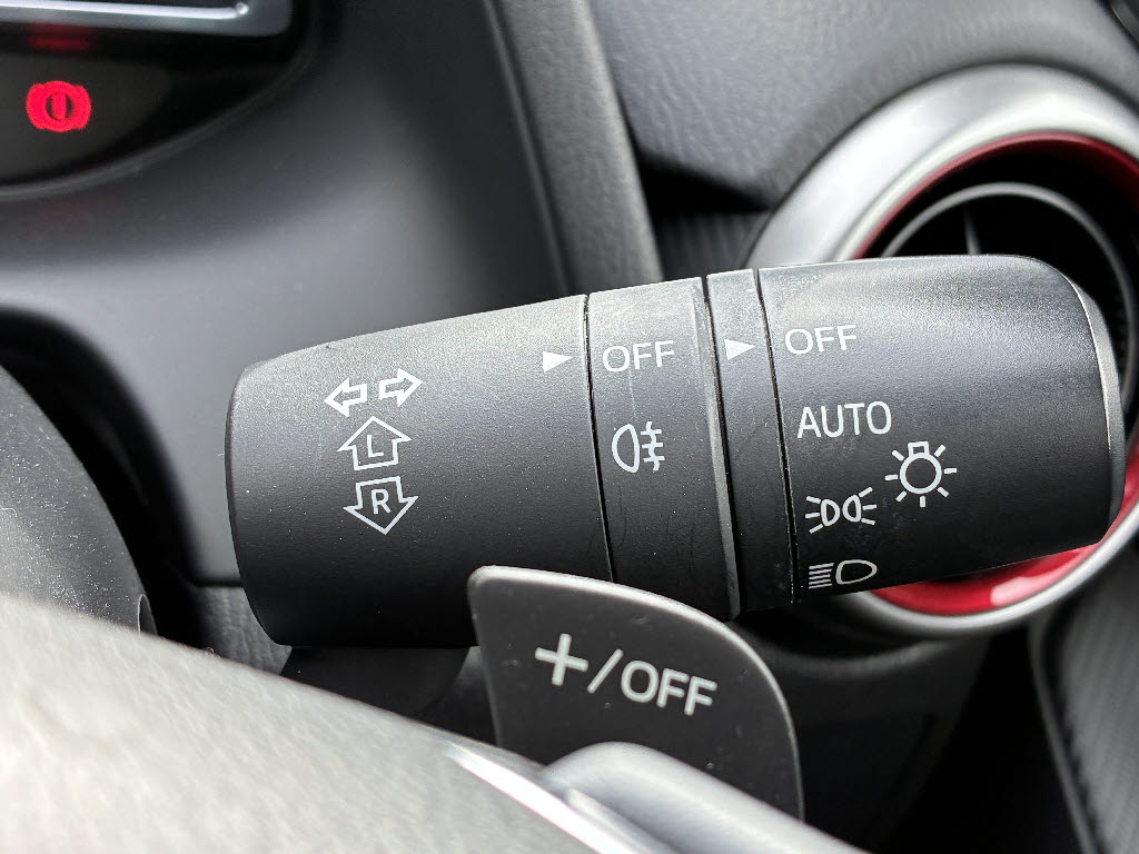 マツダ マツダ２ XD ﾌﾞﾗｯｸﾄｰﾝｴﾃﾞｨｼｮﾝ 4WD