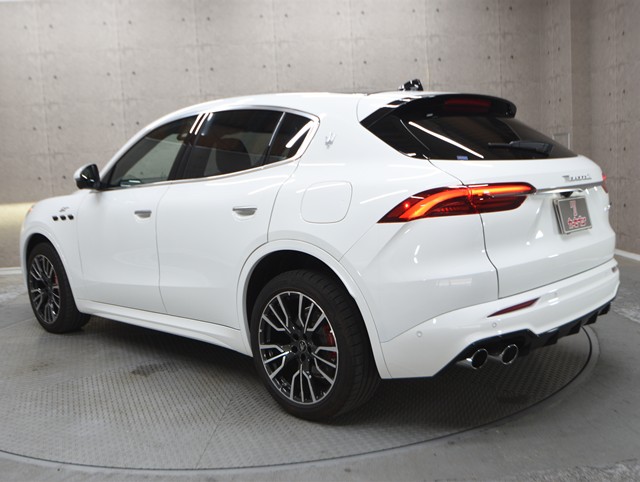 その他輸入車 マセラティ グレカーレ ＧＴ