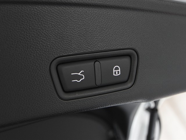 その他輸入車 マセラティ グレカーレ ＧＴ