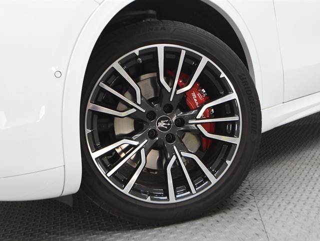 その他輸入車 マセラティ グレカーレ ＧＴ