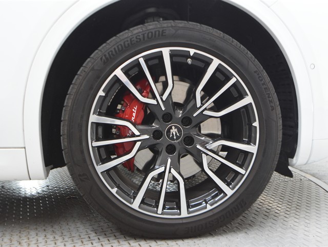 その他輸入車 マセラティ グレカーレ ＧＴ