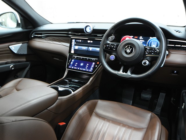 その他輸入車 マセラティ グレカーレ ＧＴ