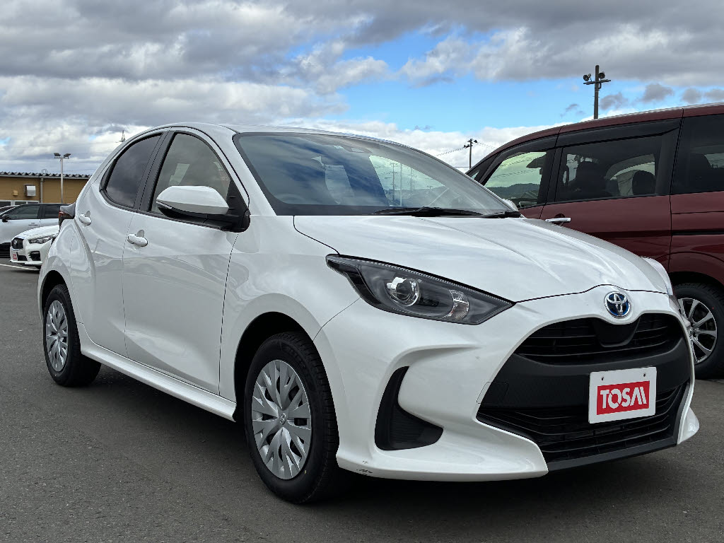 トヨタ ヤリス ハイブリッド X 4WD