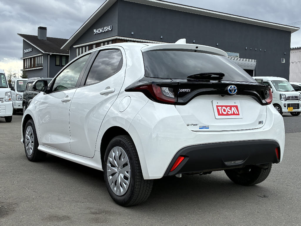 トヨタ ヤリス ハイブリッド X 4WD