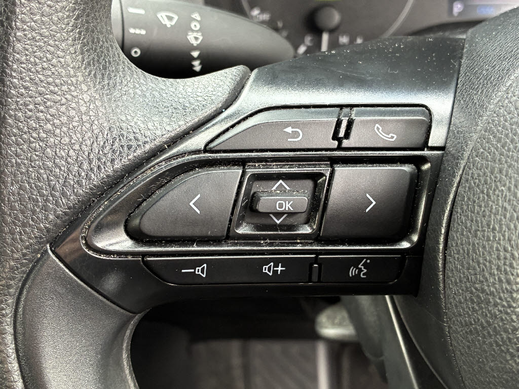 トヨタ ヤリス ハイブリッド X 4WD