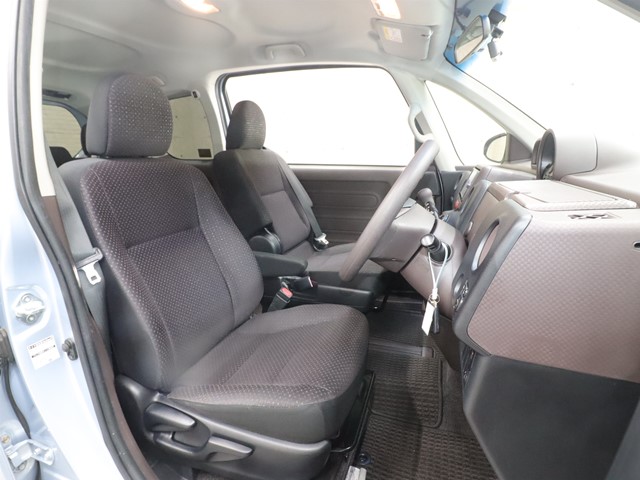 トヨタ ポルテ Ｆ