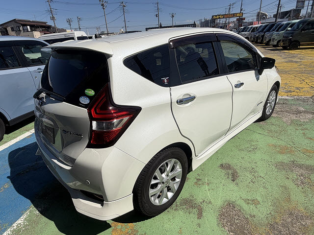 ニッサン ノート ｅパワーメダリスト