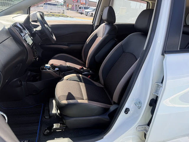 ニッサン ノート ｅパワーメダリスト