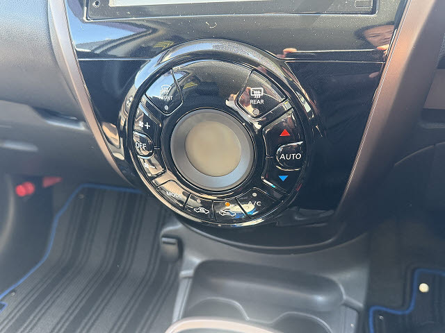 ニッサン ノート ｅパワーメダリスト