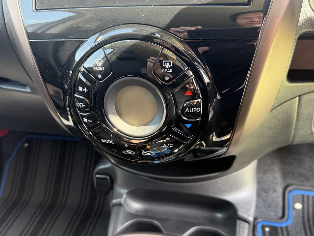 ニッサン ノート ｅパワーメダリスト