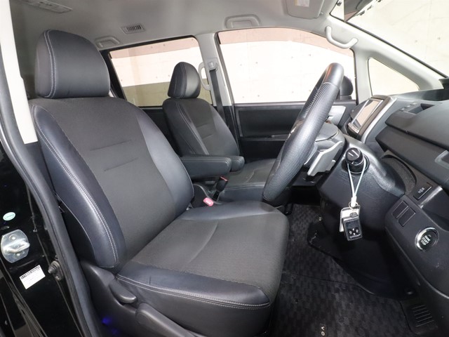 トヨタ ヴォクシー ZS 煌3