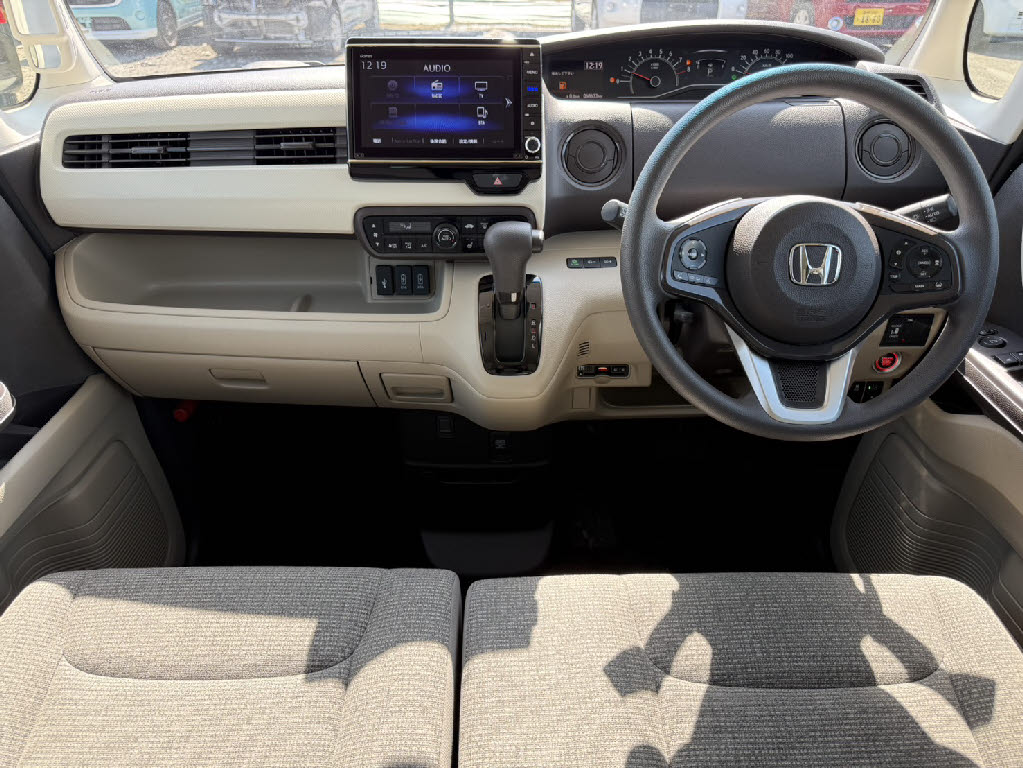 ホンダ Ｎ　ＢＯＸ G・Lﾎﾝﾀﾞｾﾝｼﾝｸﾞ 4WD